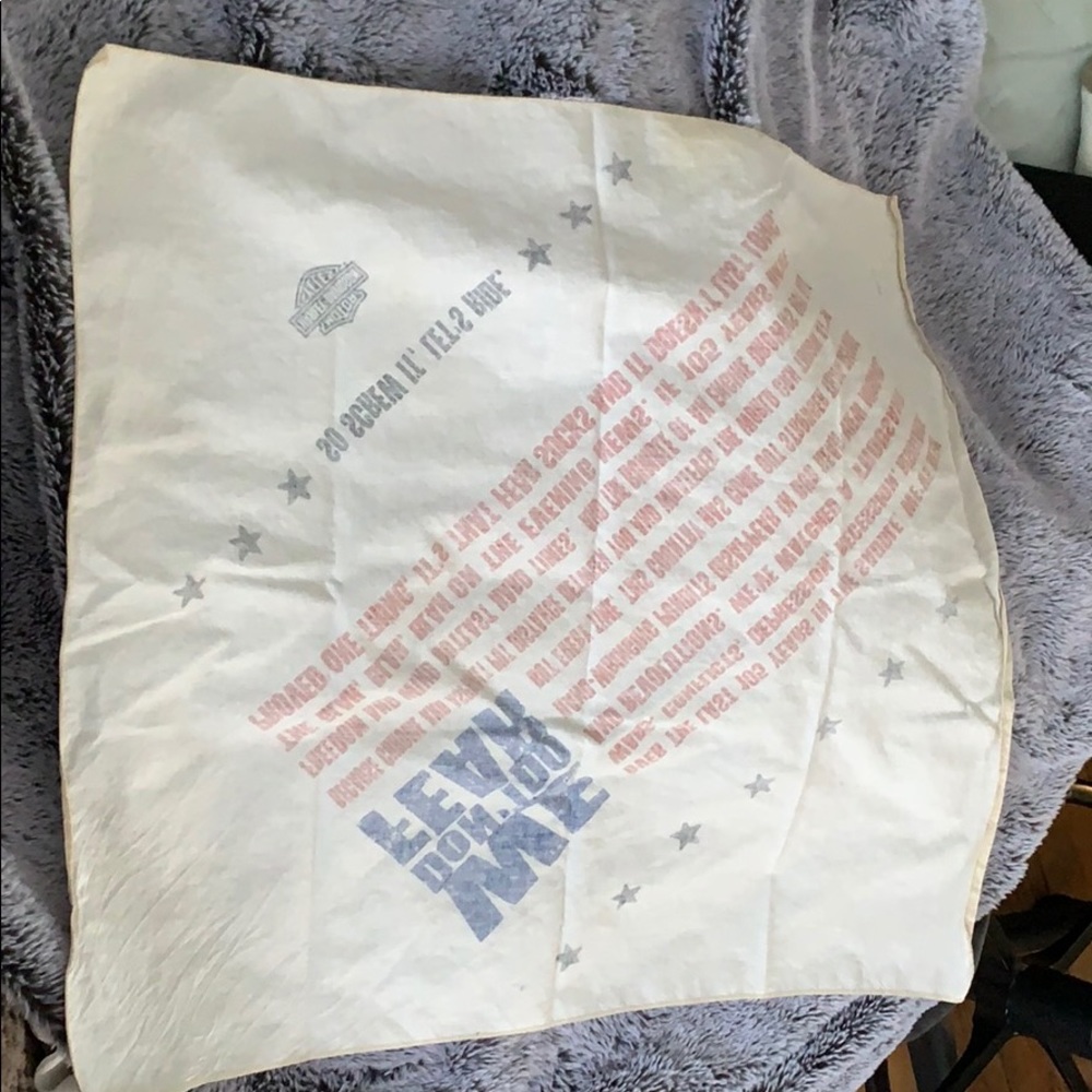 Bandana - Picture 5 of 5